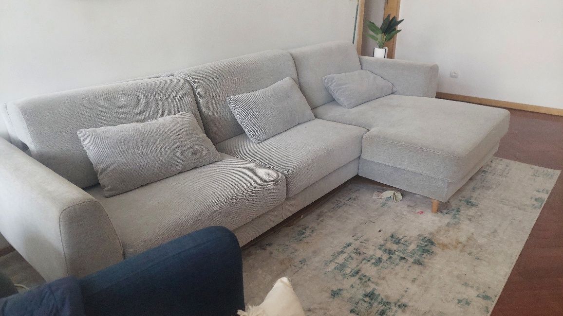 Sofá ikea com garantia.