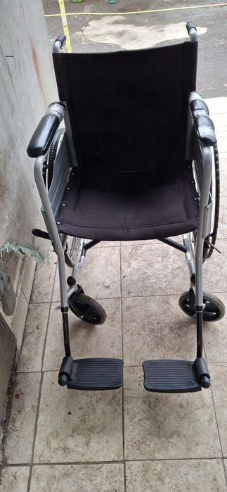 Инвалидная коляска в хорошем состоянии.