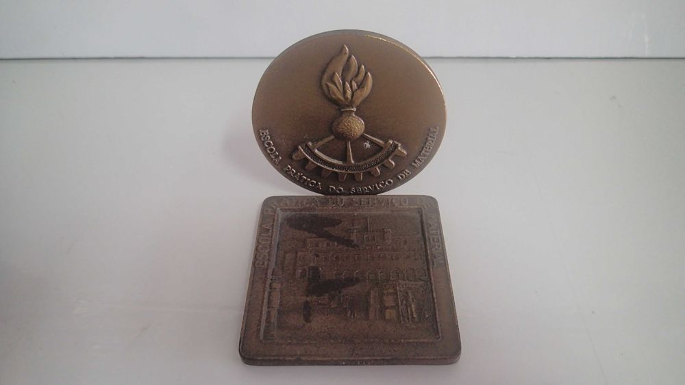 Medalha/Placa em Bronze da escola Prática do Serviço de Material