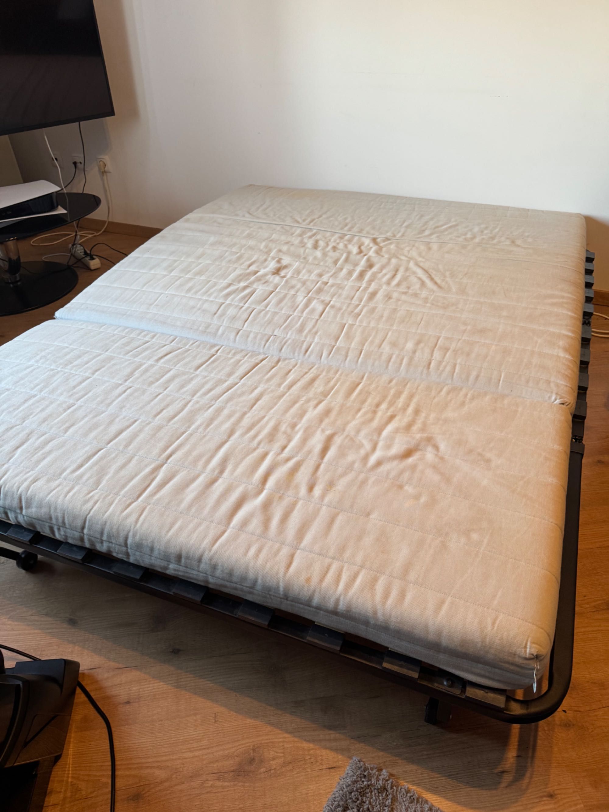 Sofá cama IKEA com capa nova e pouco uso