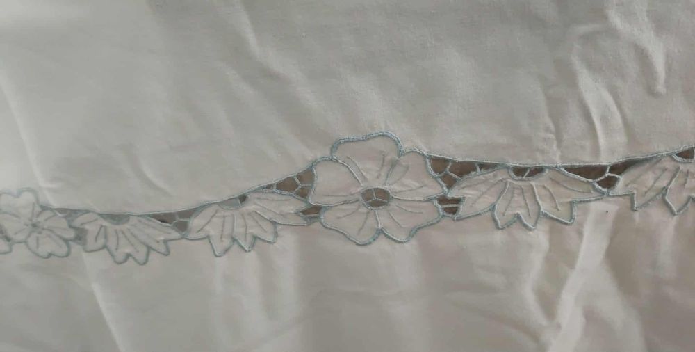 Toalha de mesa de bordado madeira