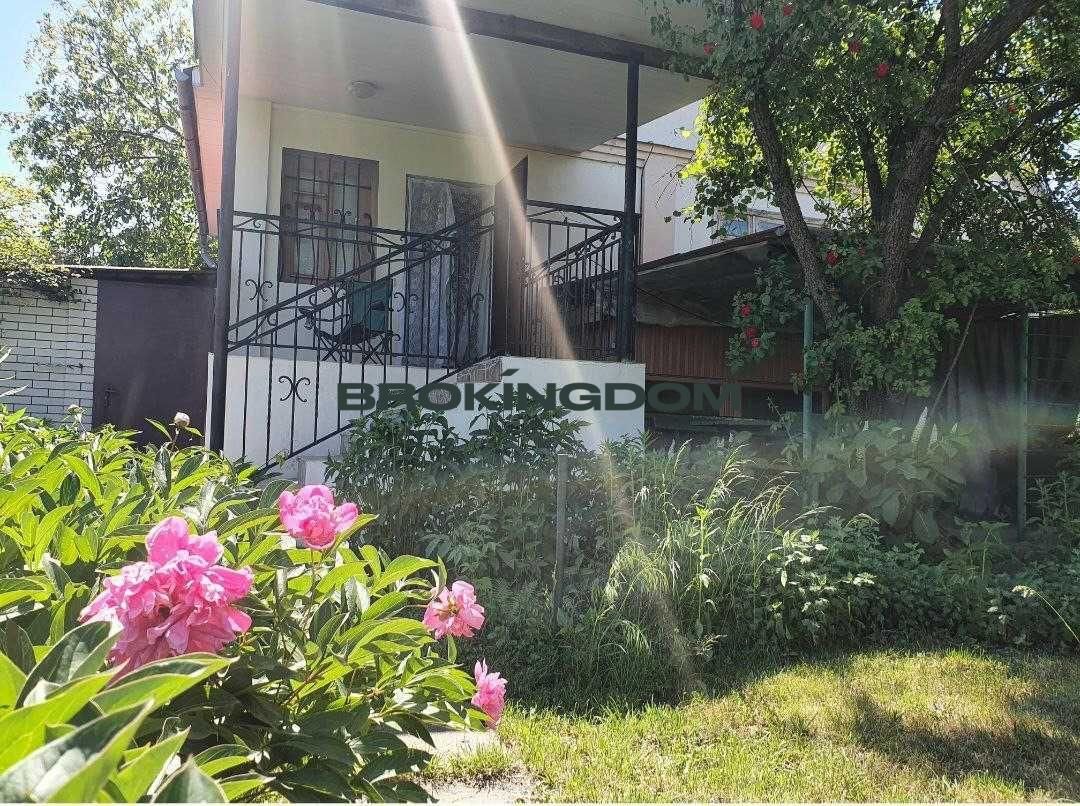 Дача біля метро Осокорки, вул.Садова