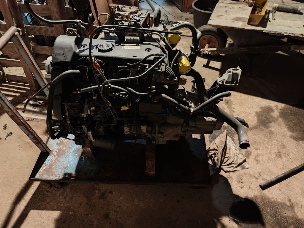 Motor 2.8 JTD respetiva centralina de uma Fiat Duca