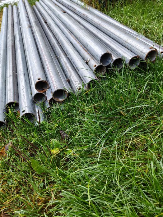 Słupki ogrodzeniowe