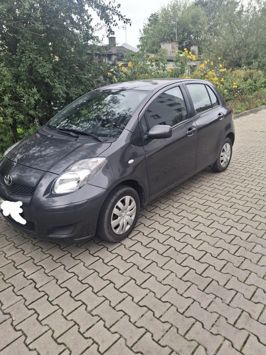 Sprzedam toyota yaris 2010