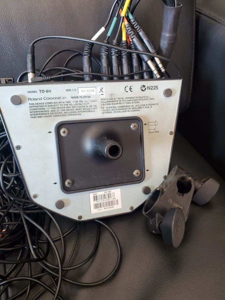 Centralka Roland TD-6V z uchwytem i okablowaniem