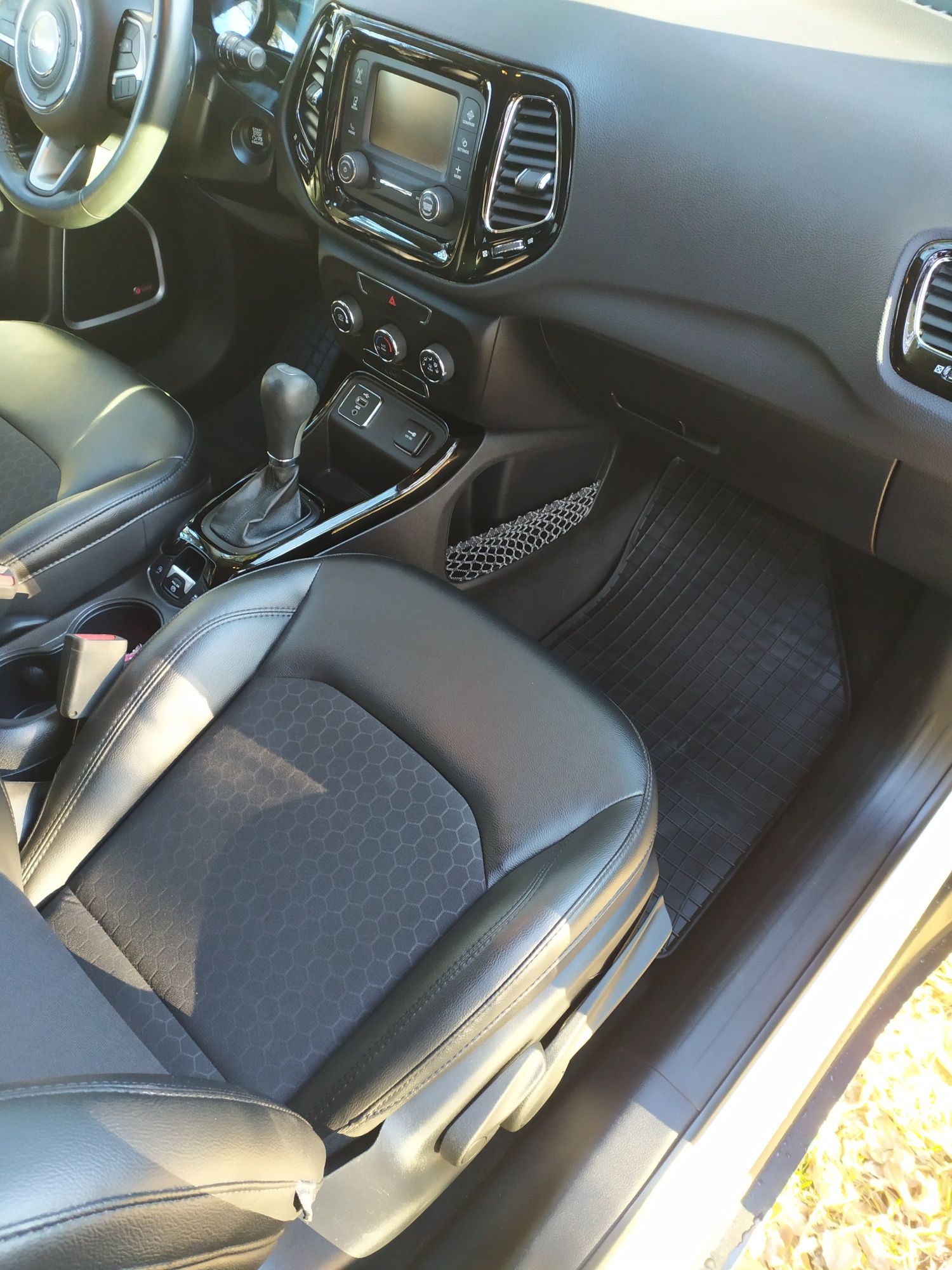 Продам Jeep Compass