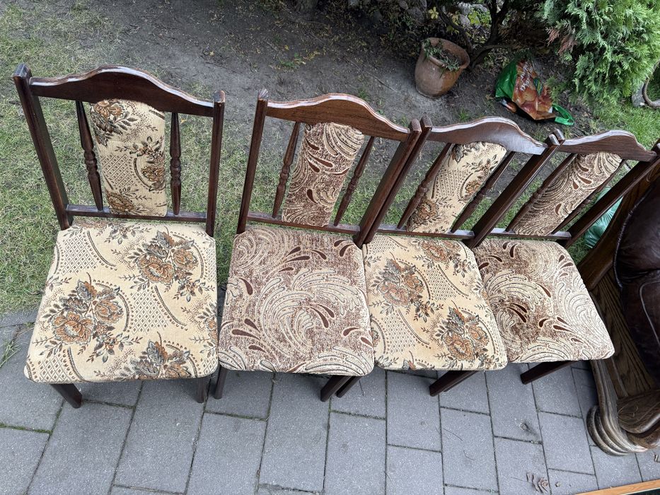 4 krzesla drewniane z obiciem