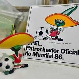 Futebol - campeonatos, figuras e artigos vintage
