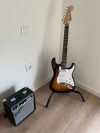 Pack Fender SQUIER STRATOCASTER Guitarra, amplificador e acessórios