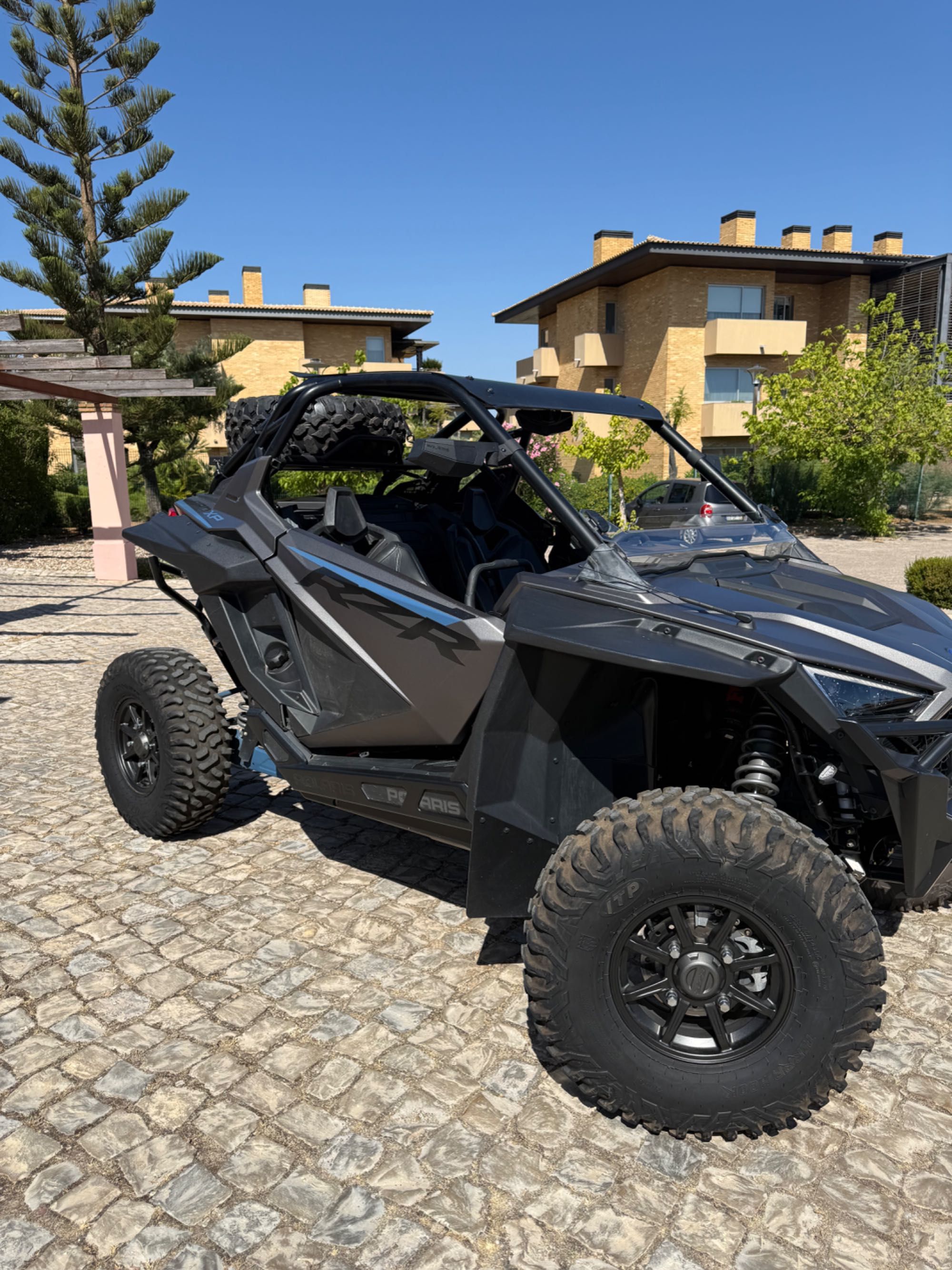 Polaris rzr 1000 pro xp dynamix