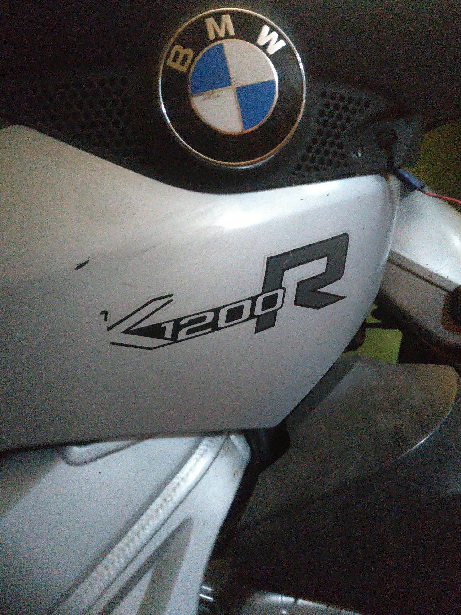 Продам мотоцикл BMW k1200r