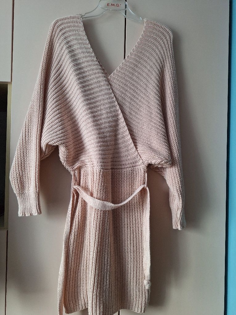 Sukienka sweterkowa M/L