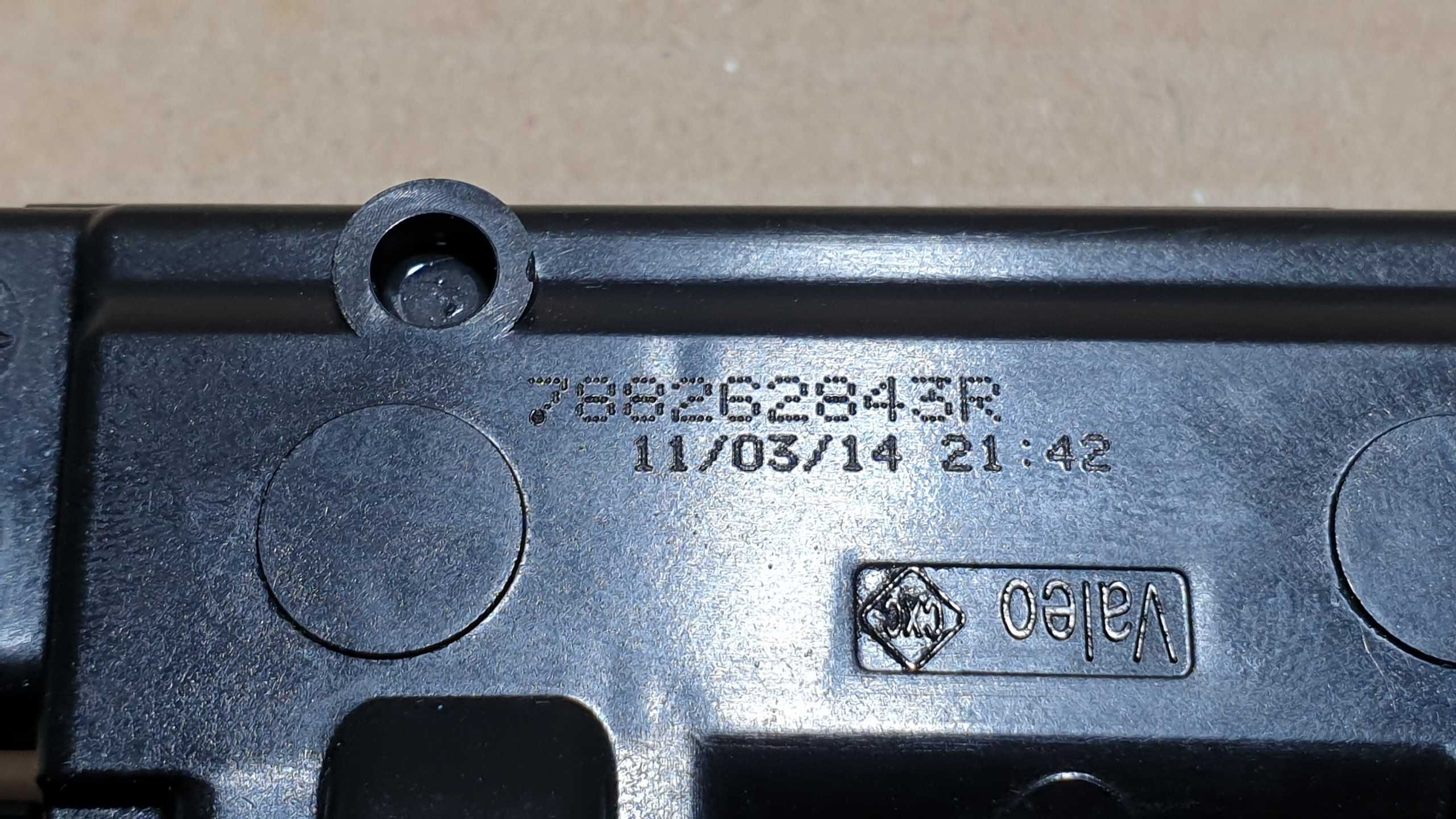 siłownik klapki wlewu paliwa clio IV 4 7882/62843R