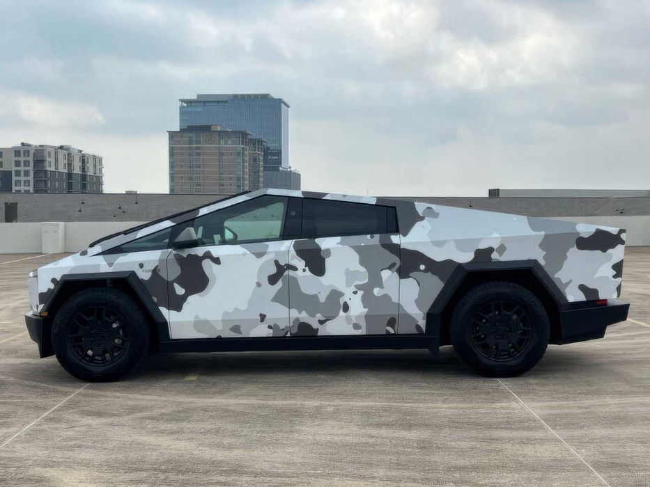 Tesla Cybertruck      2024
