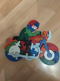 Puzzle drewniane Motocyklista