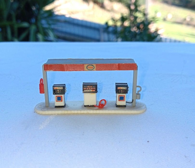 FALLER B-296, Estação de serviço