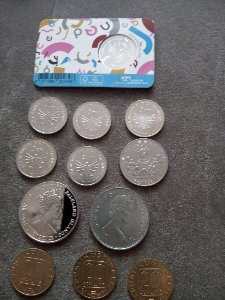 Пам'ятні та обігові монети Австрії , Великої Британії 2 фунта, євро