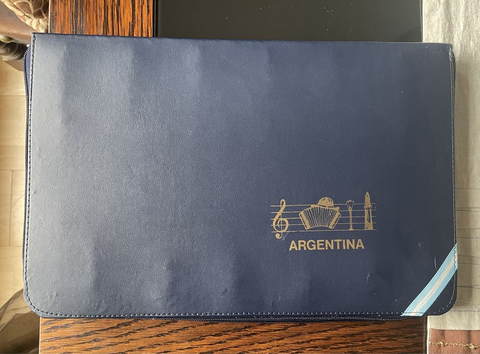 Conjunto de 12 facas e garfos Argentinos