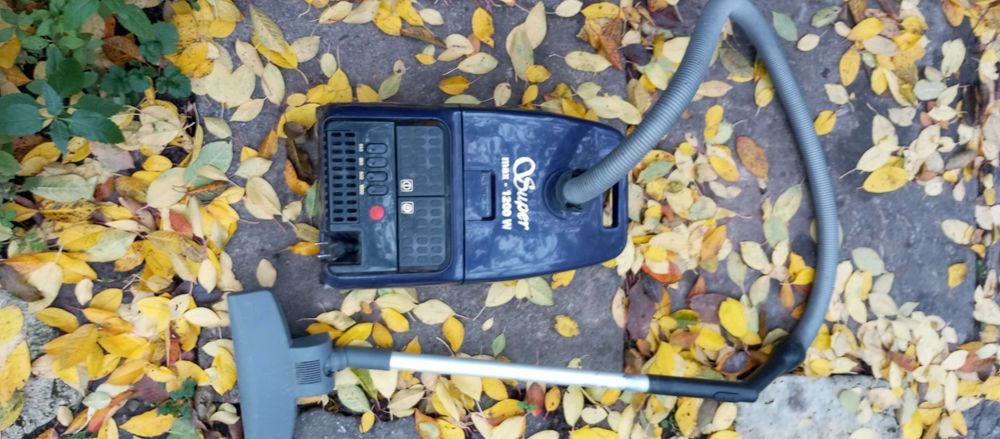 Продам б/у пылесос в хорошем рабочем состоянии