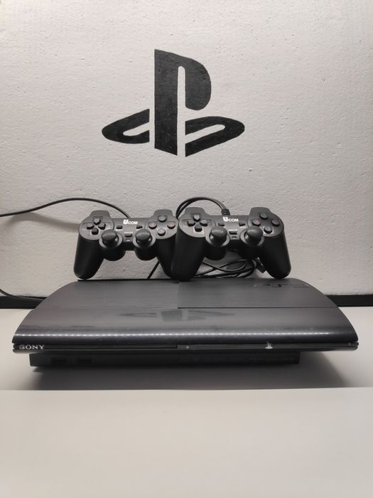 Consola PlayStation 3 (PS3) +2 comandos + jogo + 500Gb