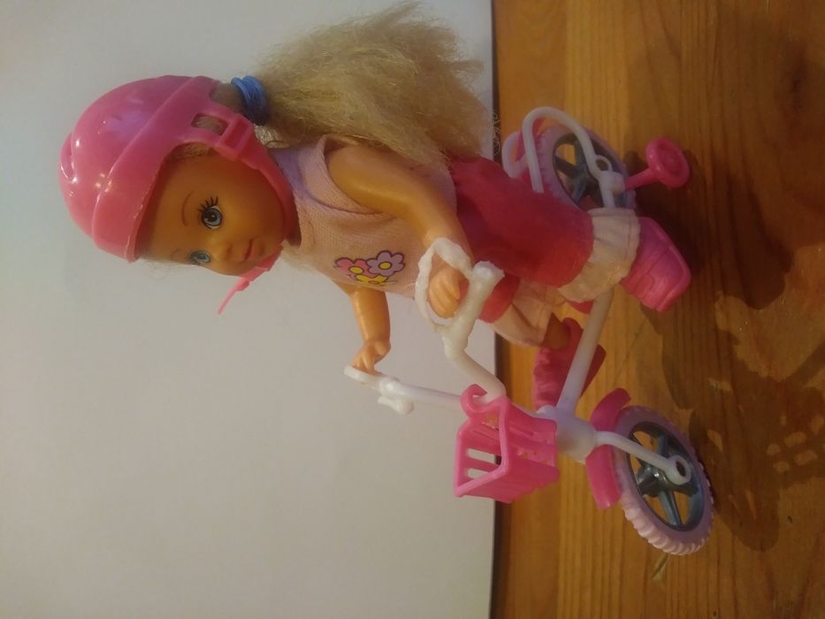 Lalka Evi na rowerze od Simby