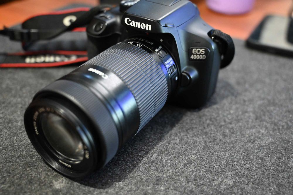 Canon EOS 4000D com duas lentes (18‑55 mm + 55‑250 mm)