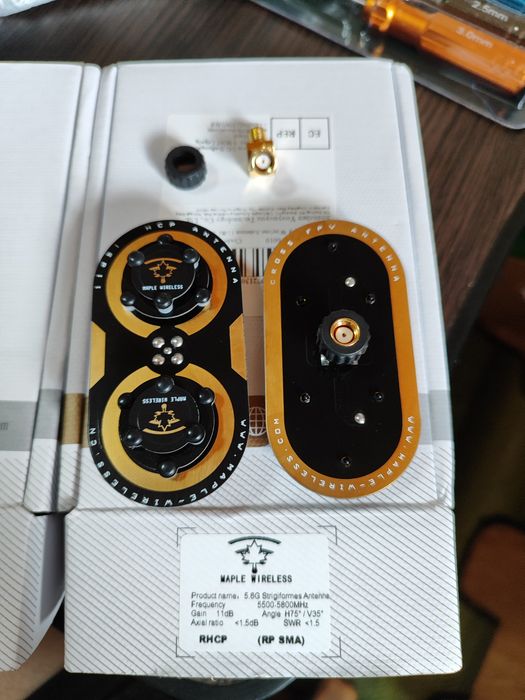 Патч Maple Wireless 5.6G ,11 dBi 5500-5800MHz SMA
