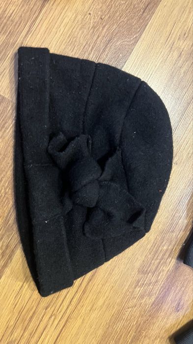 3 czapki damskie retro szydelko 2 szt i filc 1 szt