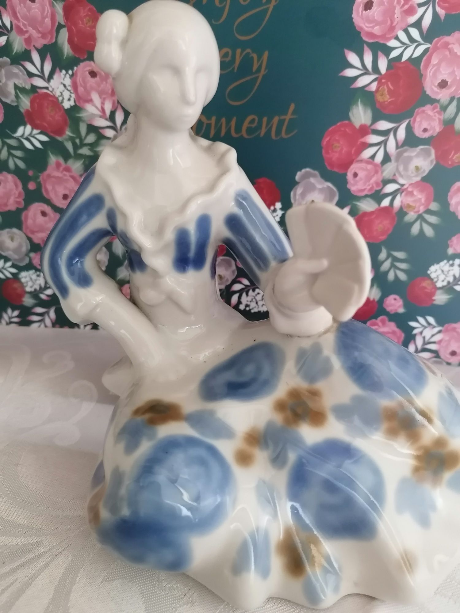 Ładna porcelanowa figurka damy Połonne polecam