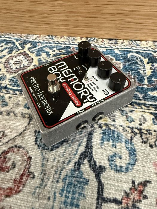 Electro harmonix Memory Boy (pedal delay)