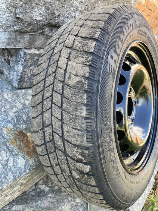 Продам диски з шинами зняті з рено меган 3 зима