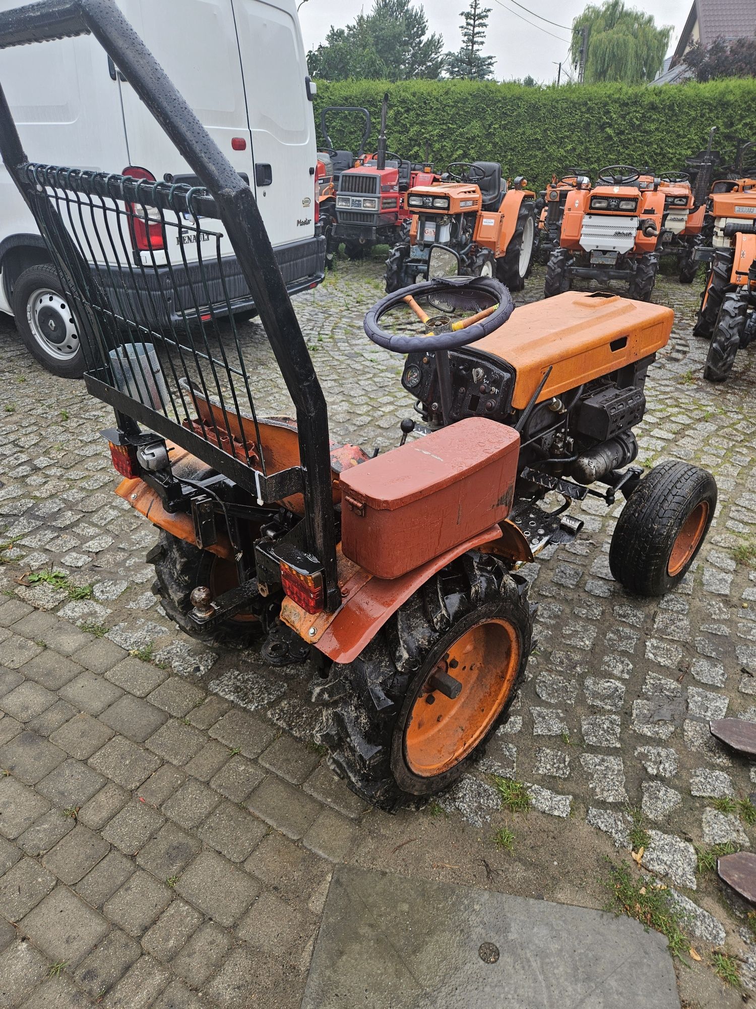Kubota B6000 mini traktorek ogrodniczy yanmar iseki mitsubishi