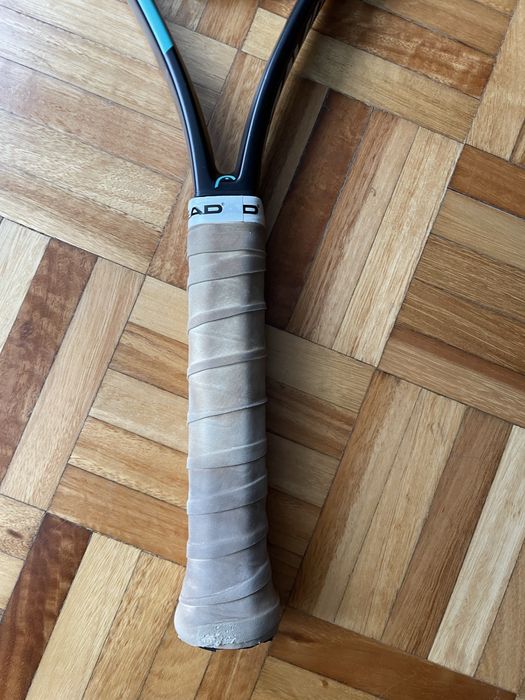 Raquete de ténis HEAD Gravity Junior OFERTA DO SACO