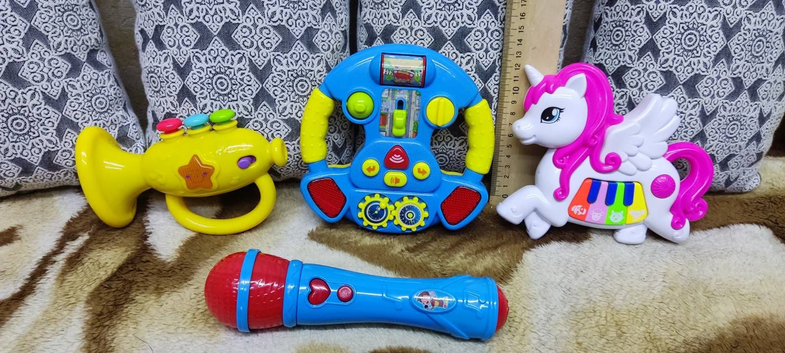 Музичні іграшки розвиваючі