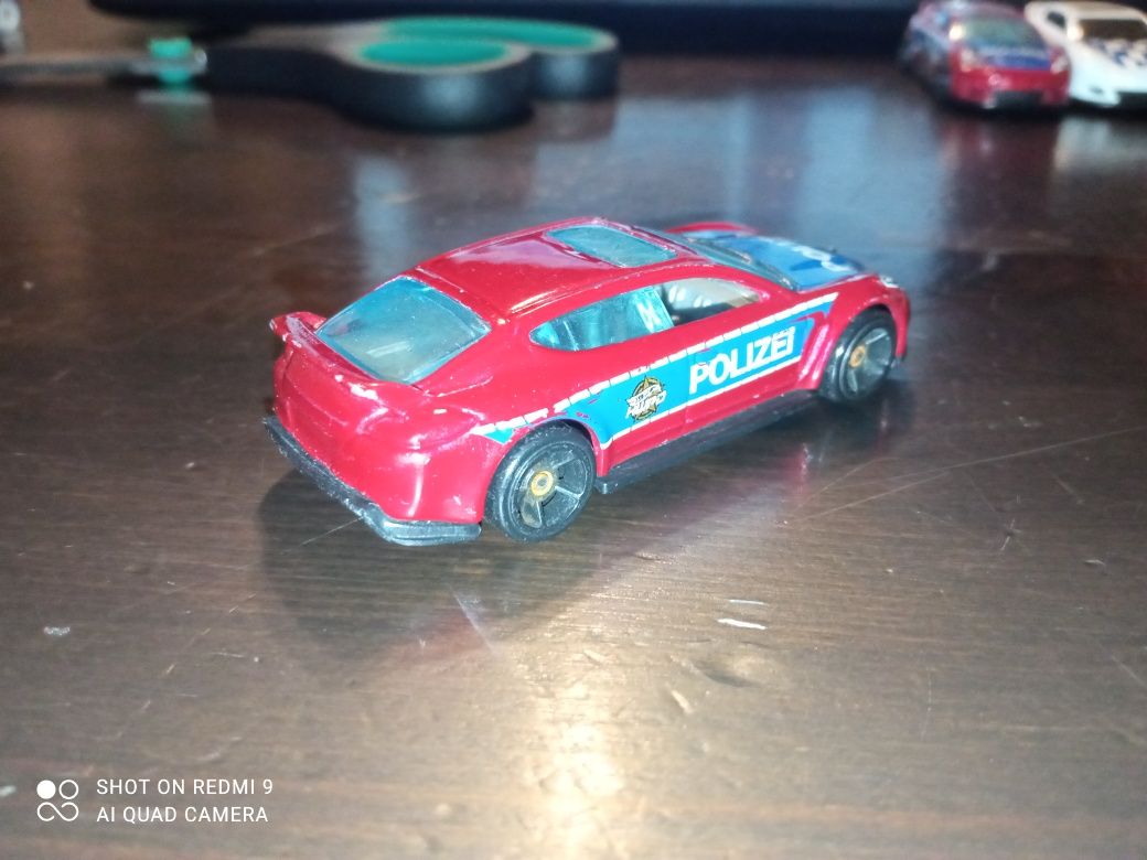 Porsche Panamera hot wheels bordowe B