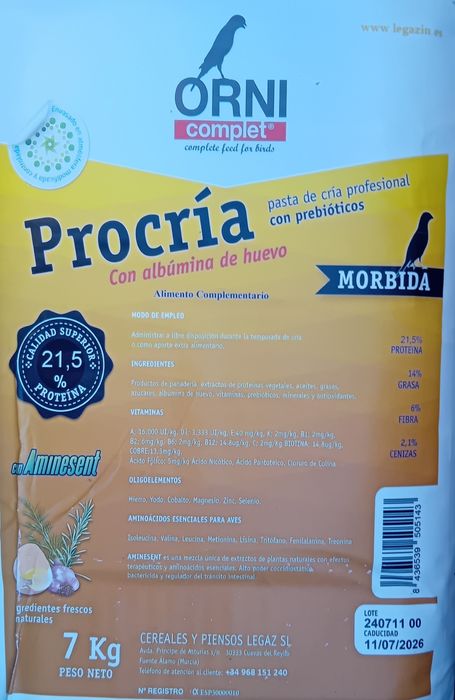 Papa cria para canarios outras aves