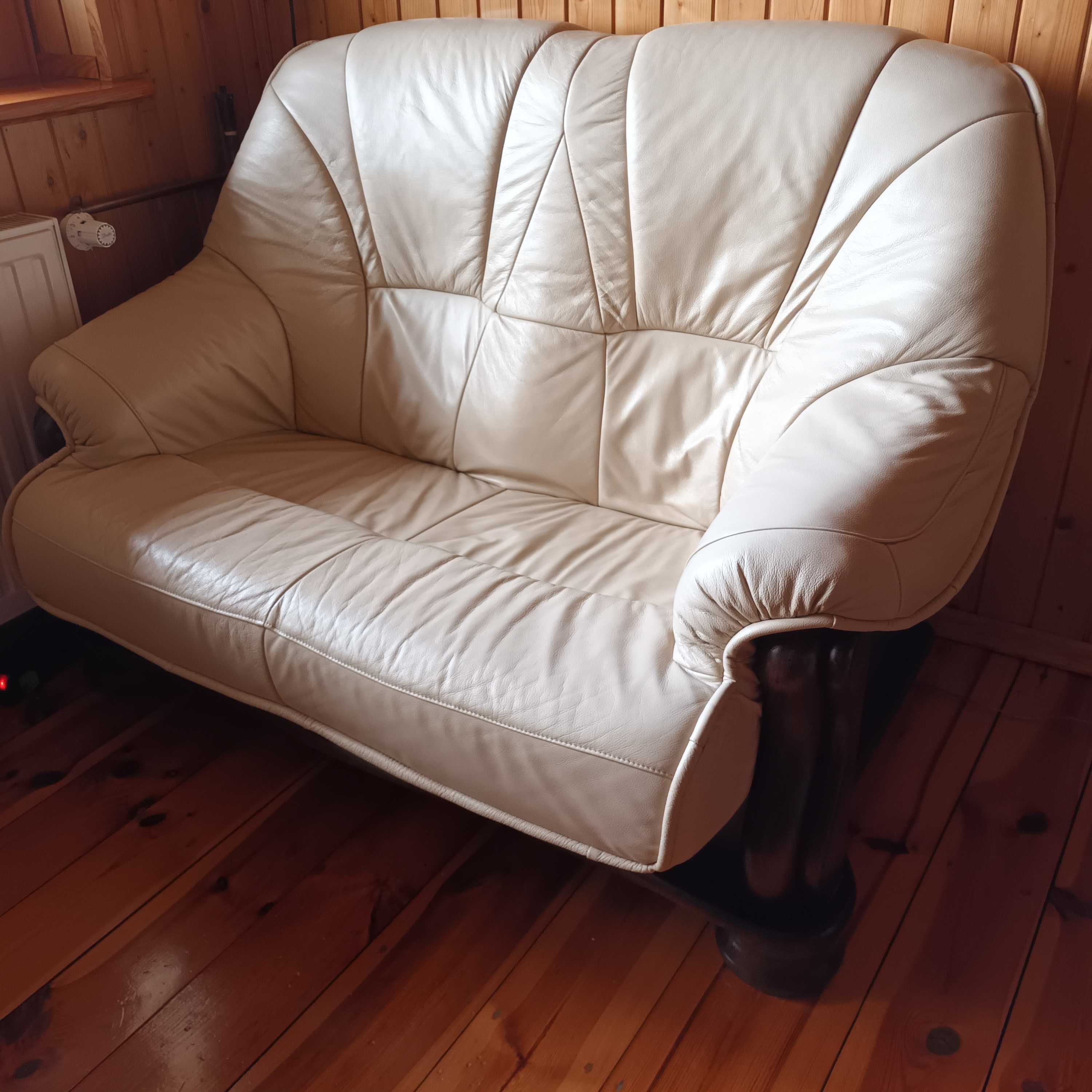 Skórzany zestaw wypoczynkowy, sofa i pufy