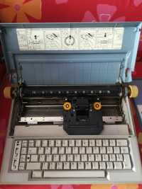 Máquina de escrever antiga Olivetti et personal 55