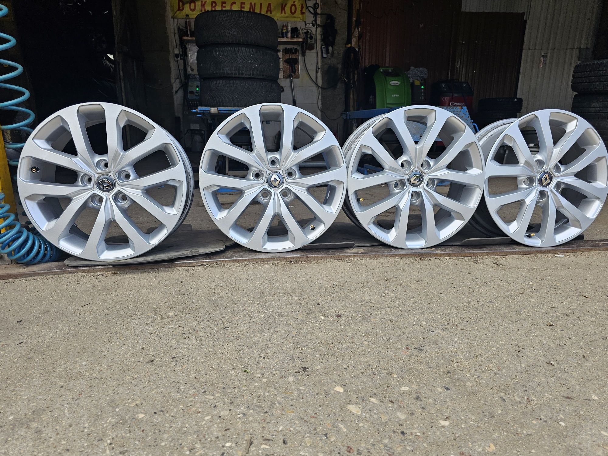Felgi Aluminiowe Renault R17 5x114.3 ET40-7J+czujniki Ciśnienia
