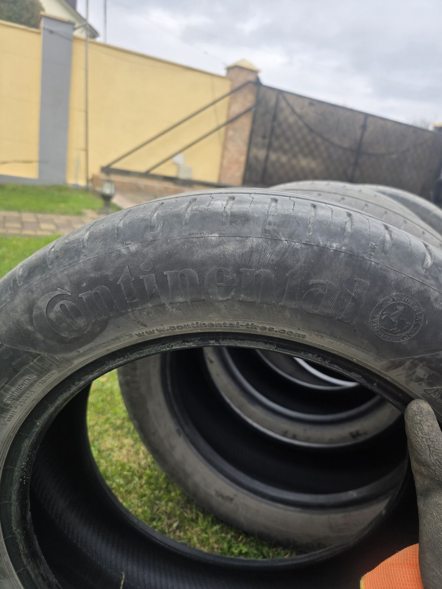 Резина (літо) Continental R 17  215×60 H 96