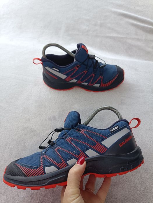 Женские кроссовки Salomon waterproof р39