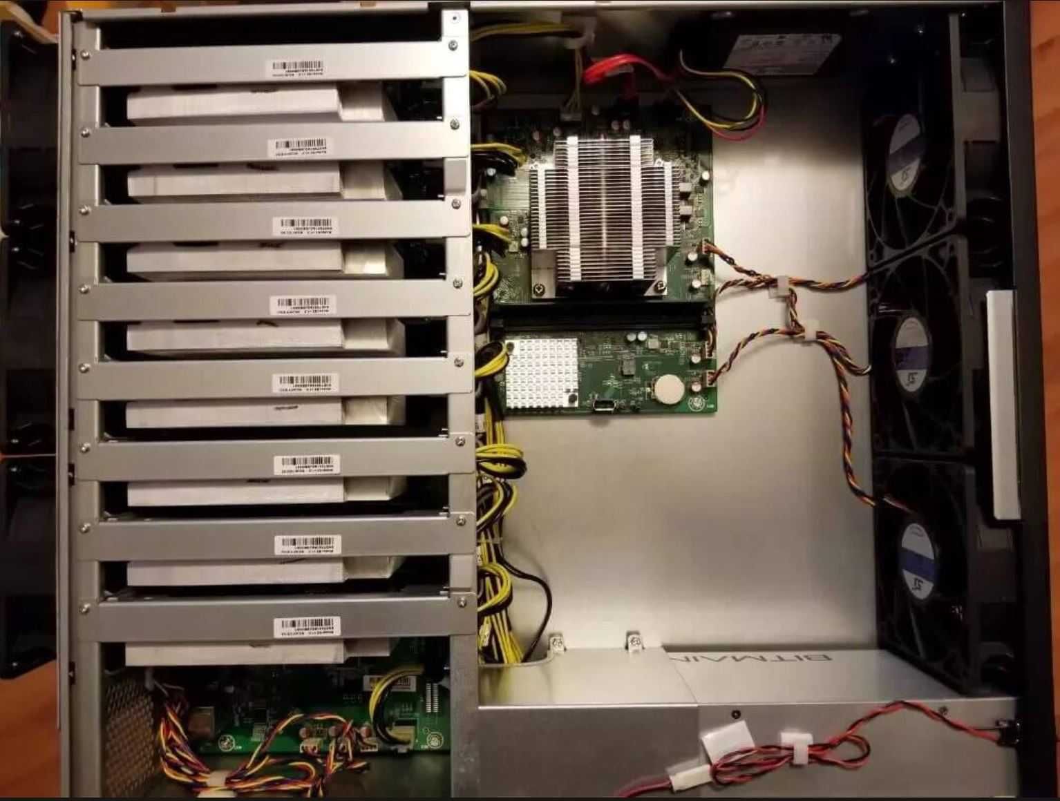 Майнинг ферма Bitmain AntMiner G2 ( 570-4Gb * 7 шт )