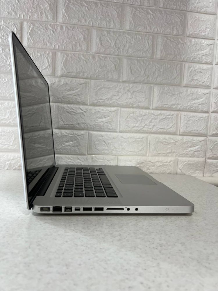 MacBook A1286 2009