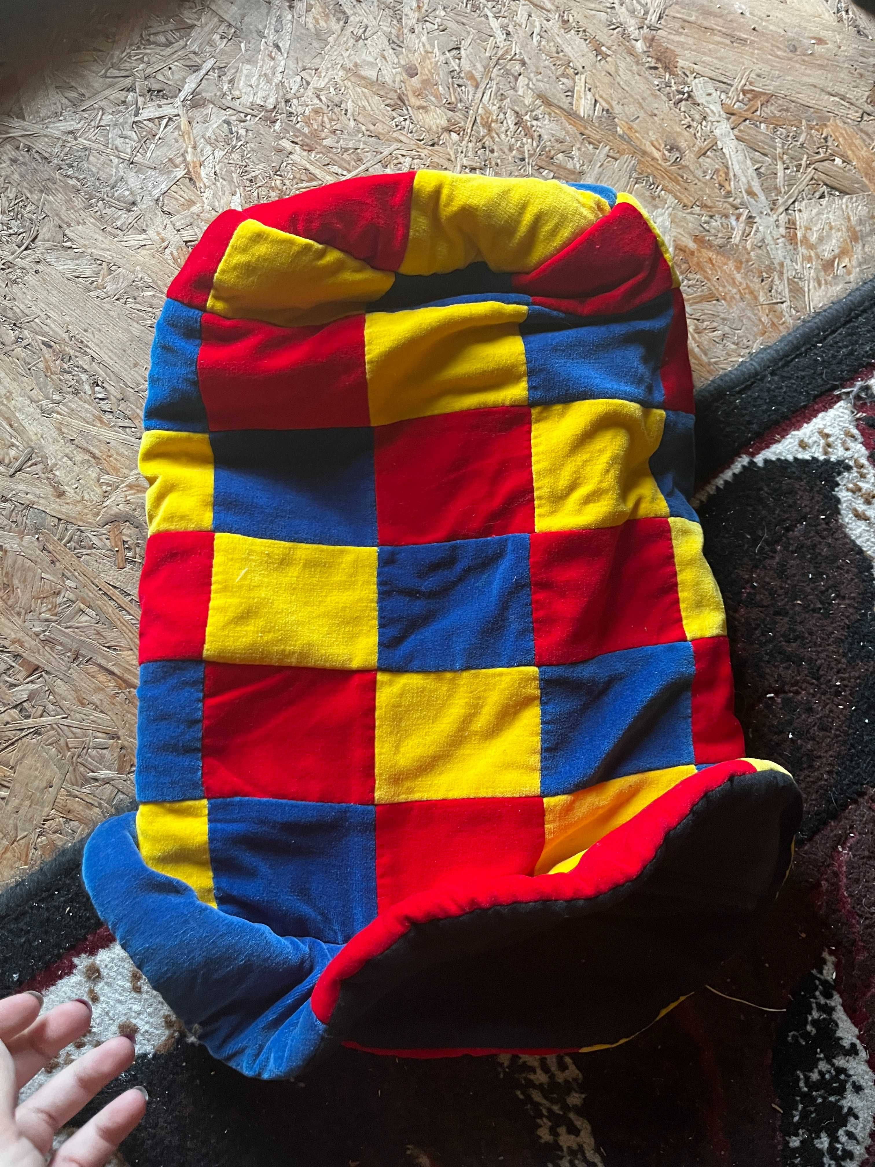 Czapka cyrkowa kolorowa