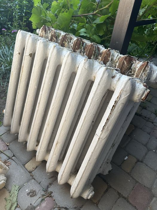 Чавунні батареї (радіатори) 60 грн / секція