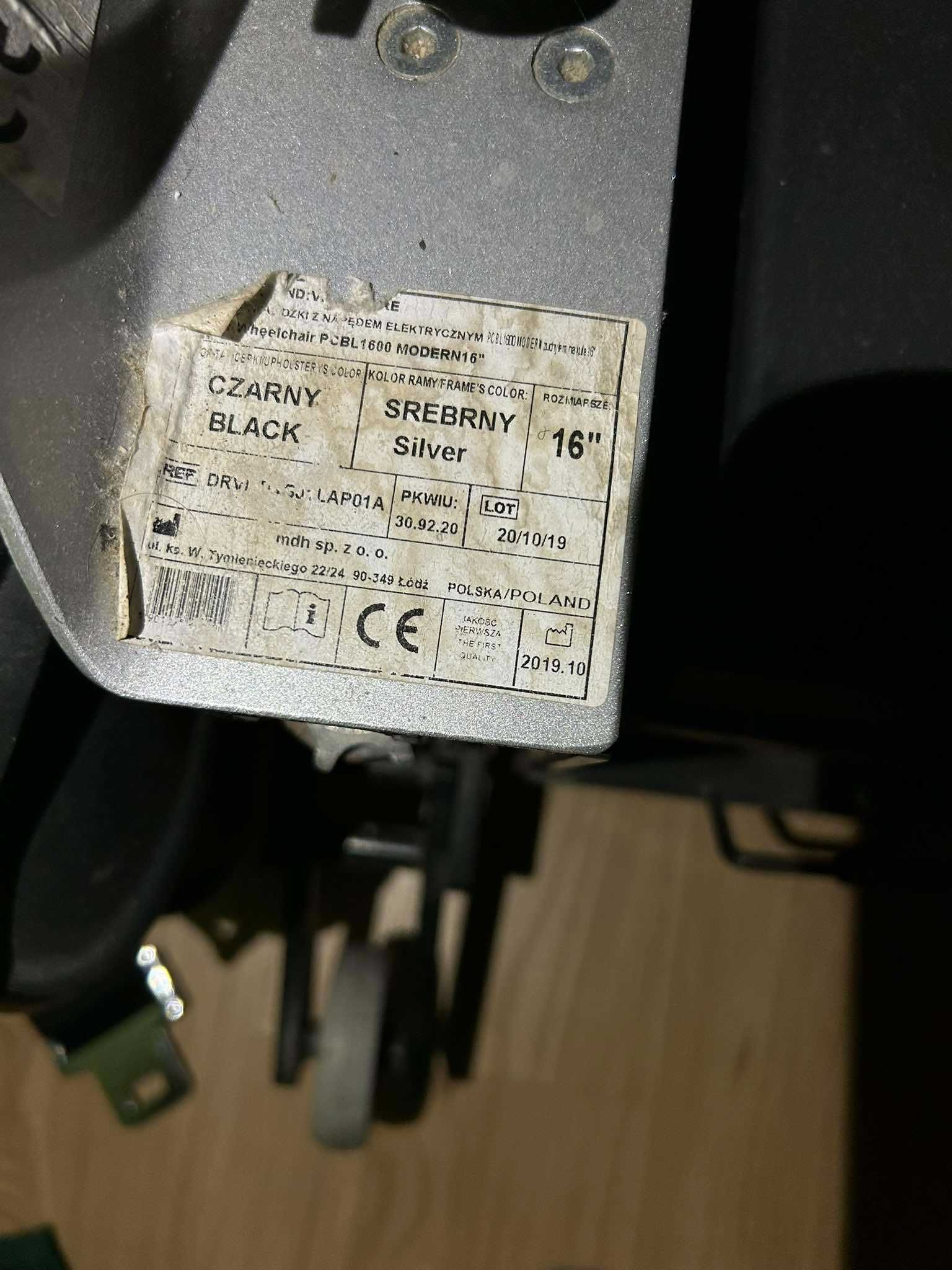 Wózek inwalidzki o napędzie elektrycznym Vitalcare PCBL1600 Modern16''