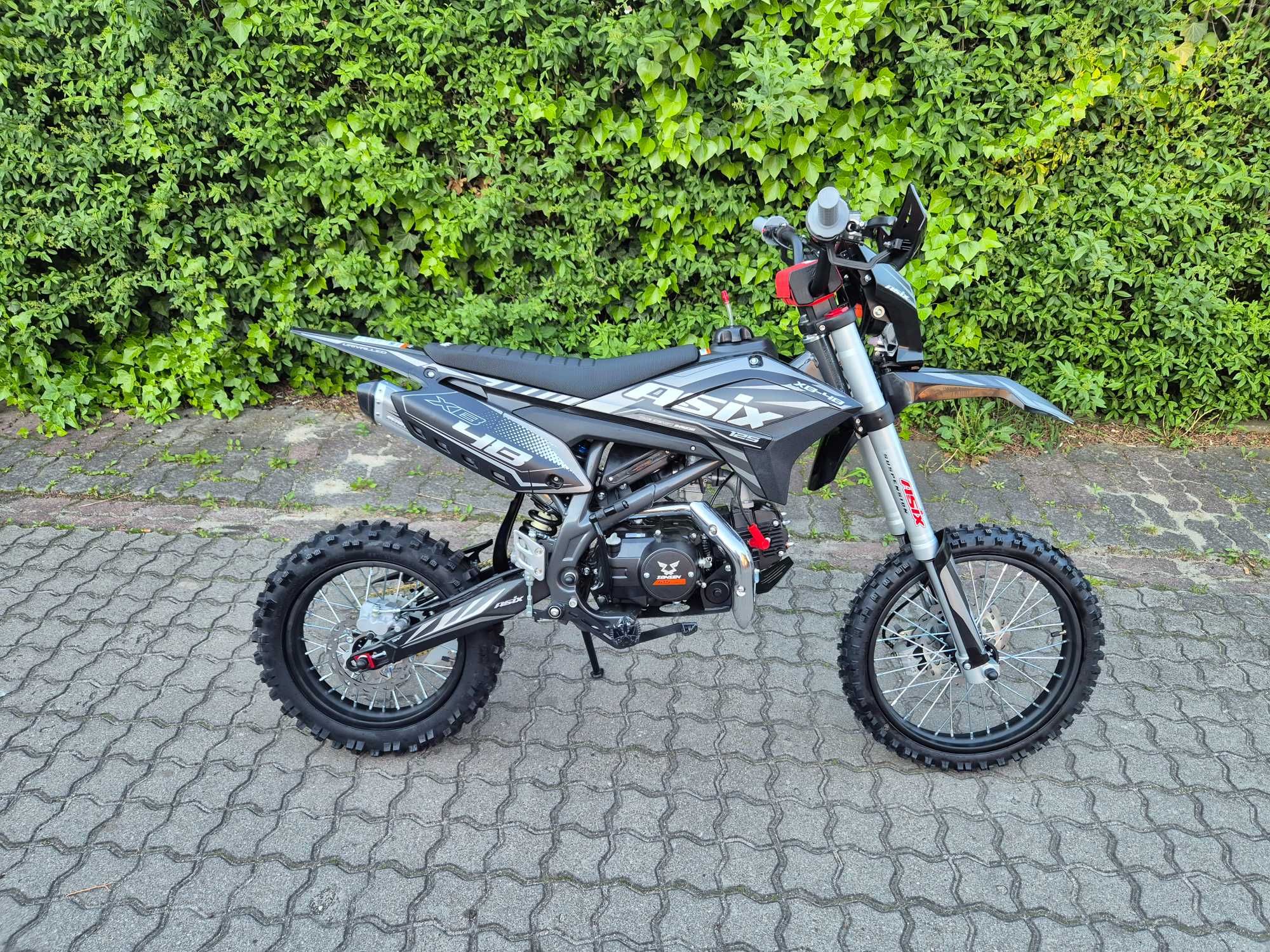 NOWY Cross Asix XB-48 125ccm 17/14 oraz 19/16 Manual Lampa  2025rok