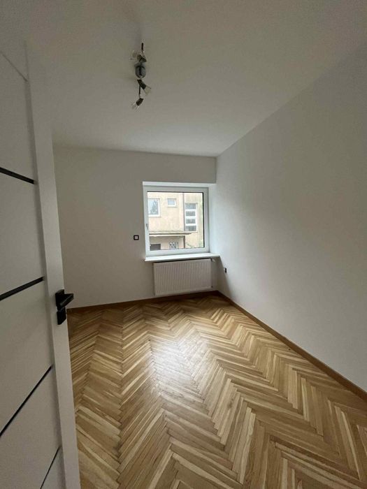 Gabinety na wynajem (3 rozne pokoje w różnych cenach) – Jeżyce, Poznań