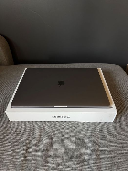 MacBook Pro 2019 16 i7